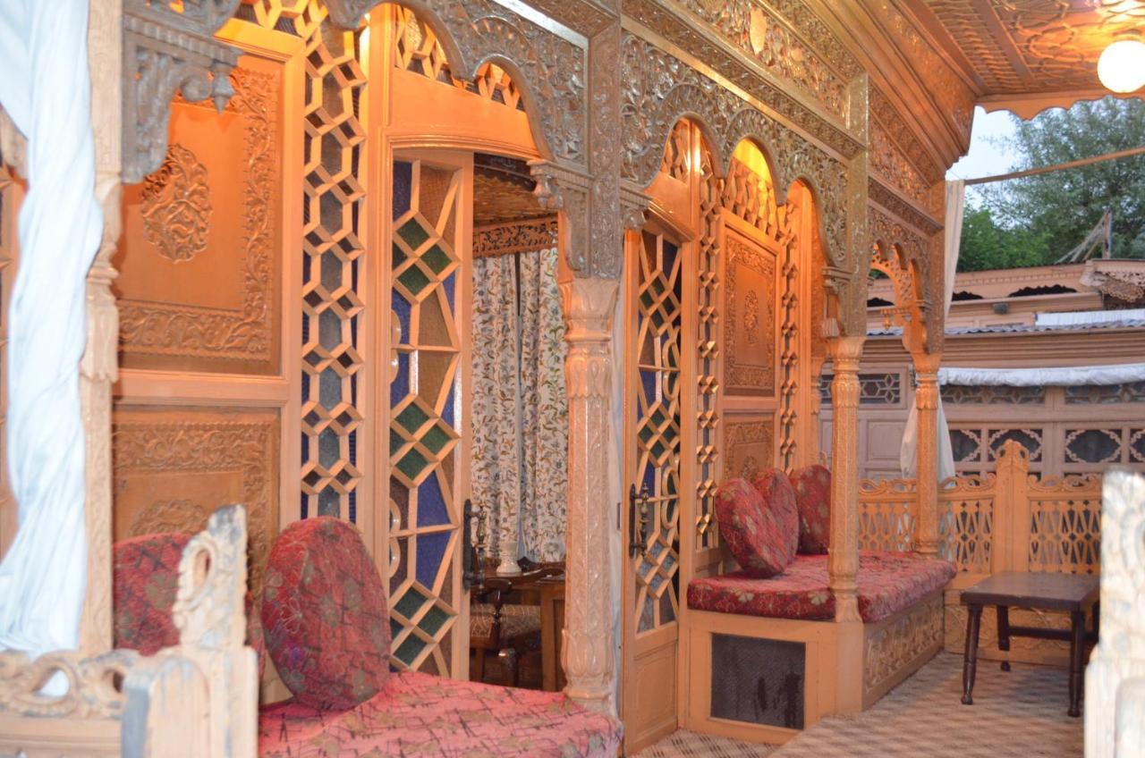New Alexandra Houseboats Hotel Srinagar  Exterior photo