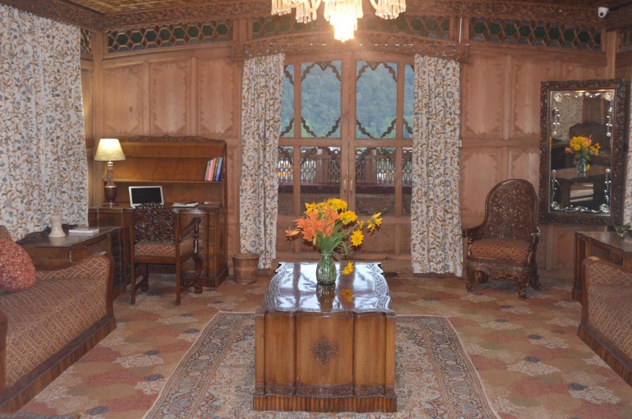 New Alexandra Houseboats Hotel Srinagar  Exterior photo