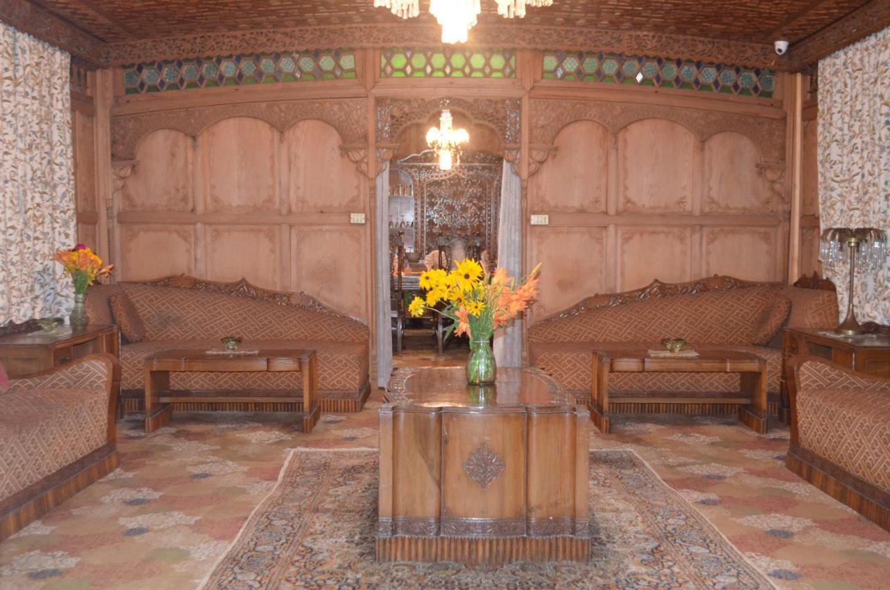 New Alexandra Houseboats Hotel Srinagar  Exterior photo